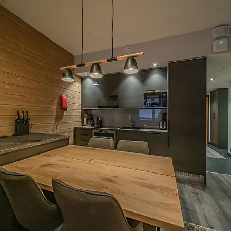 Levillas Cranberry C14 * לוי