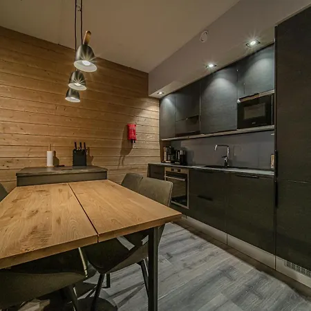 Levillas Cranberry C14 *