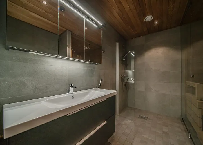 Levillas Cranberry C14